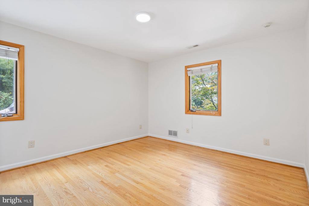 11900 Gainsborough Road, Potomac, MD 20854