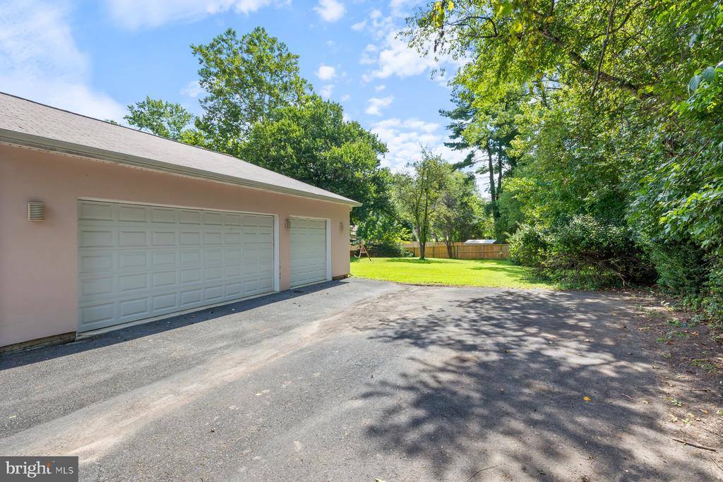 11900 Gainsborough Road, Potomac, MD 20854