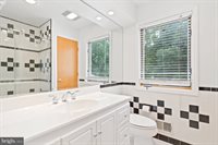 11900 Gainsborough Road, Potomac, MD 20854