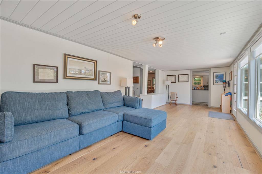 910 East 32nd Street, Bryan, TX 77803