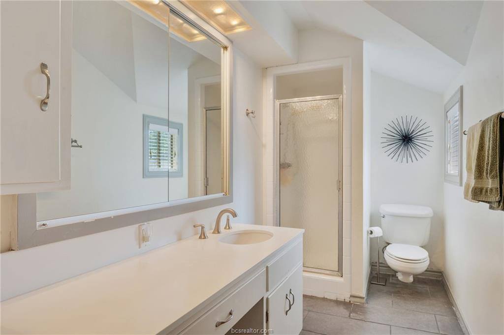 910 East 32nd Street, Bryan, TX 77803