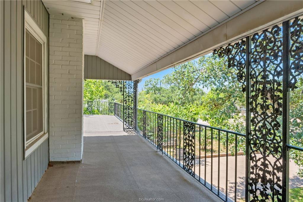 910 East 32nd Street, Bryan, TX 77803