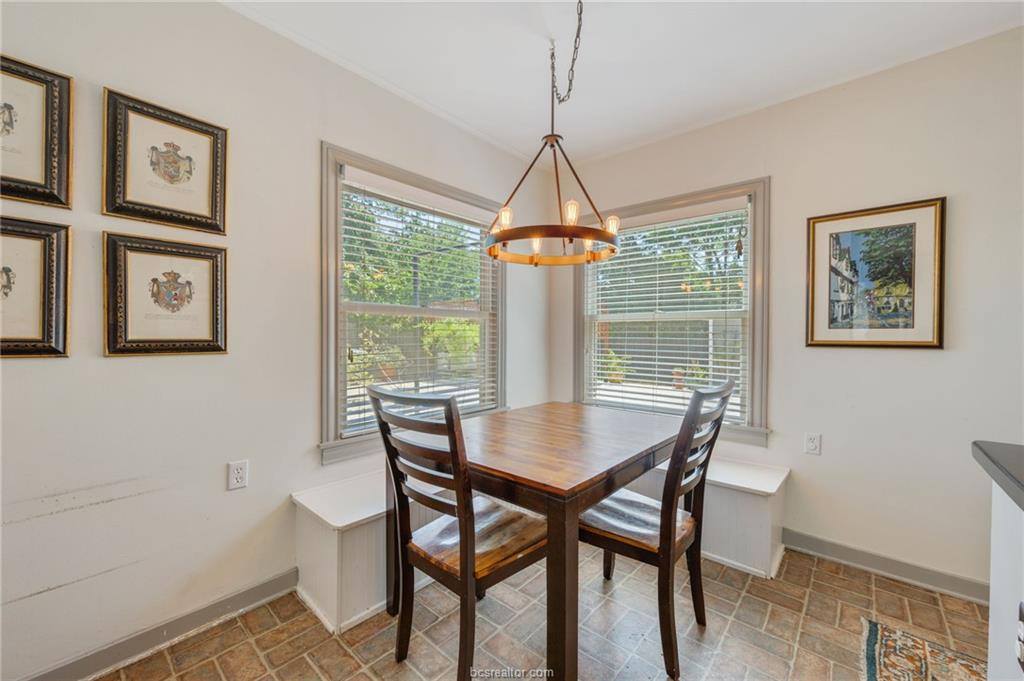 910 East 32nd Street, Bryan, TX 77803