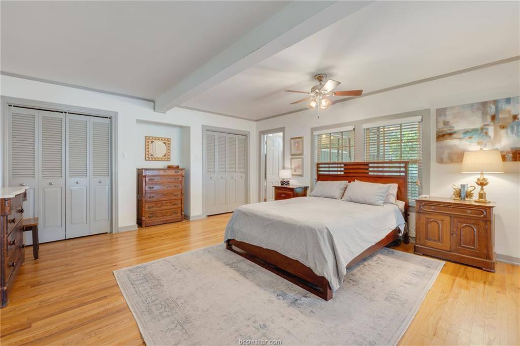 910 East 32nd Street, Bryan, TX 77803