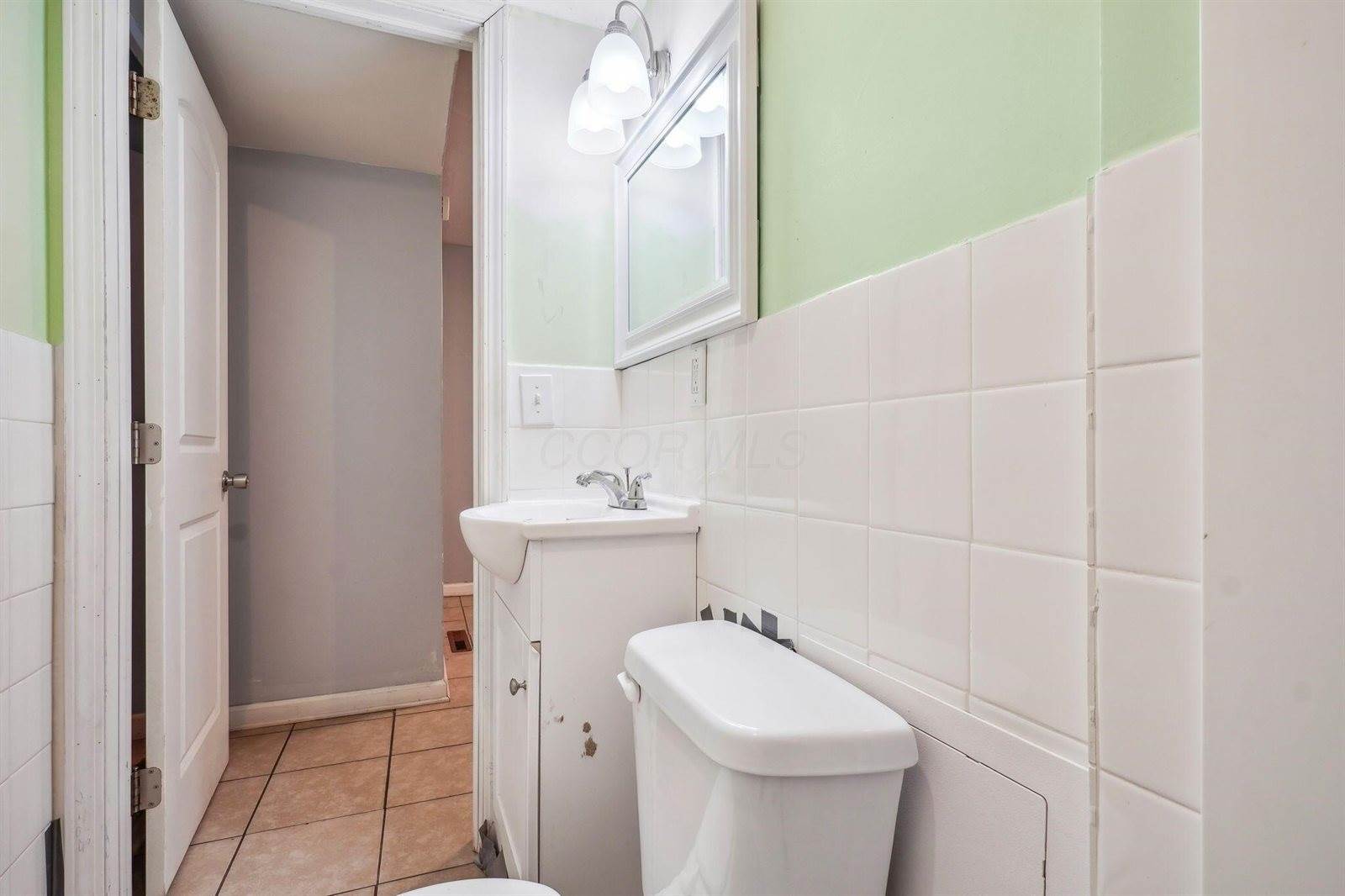 1291 Pierce Avenue, Columbus, OH 43227