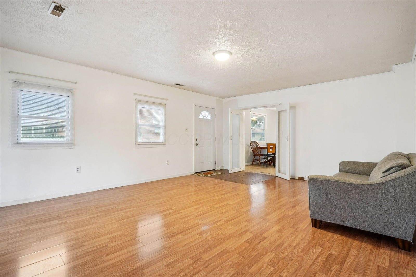 1291 Pierce Avenue, Columbus, OH 43227