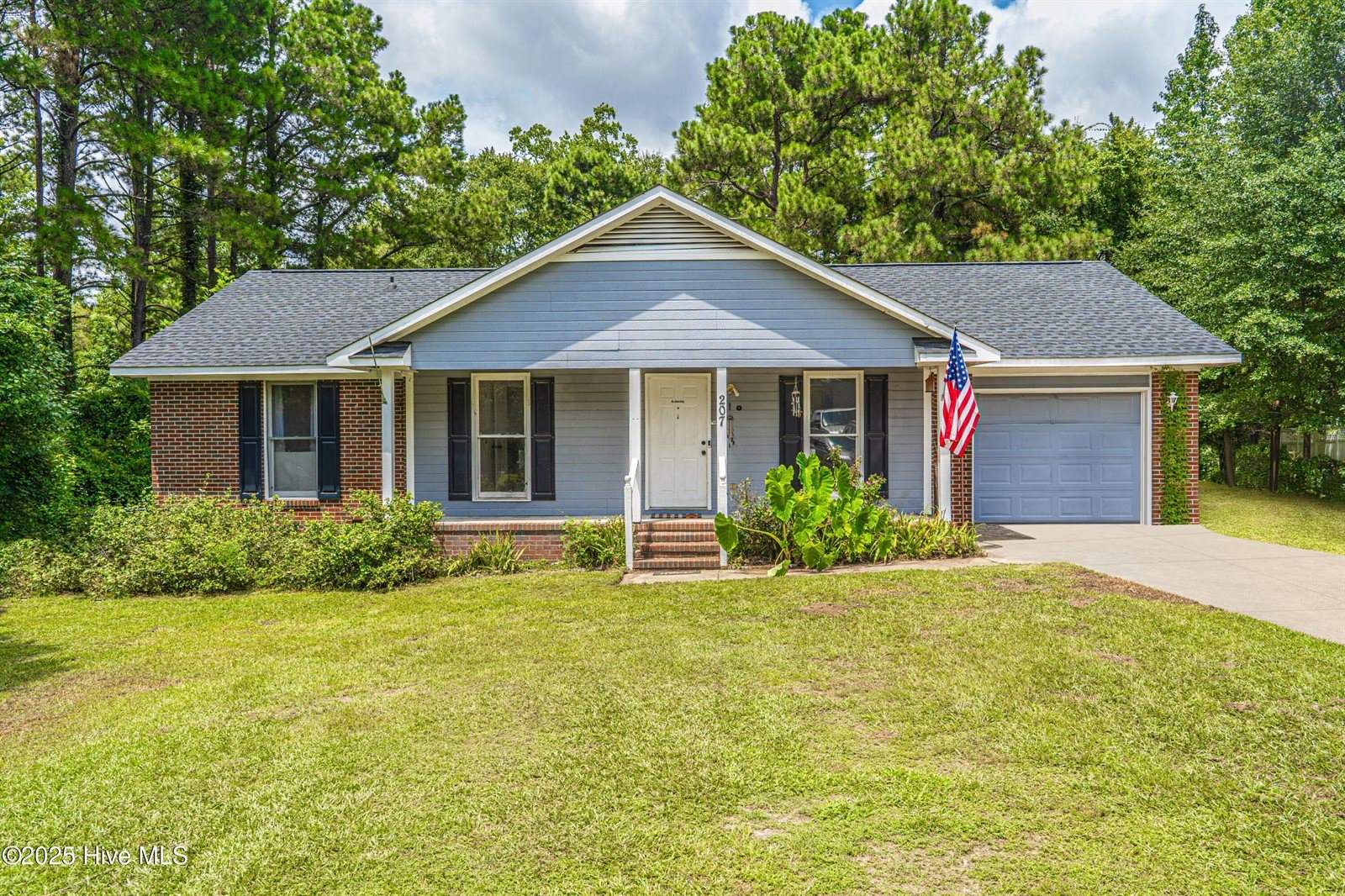 207 Whitechapel Lane, Raeford, NC 28376