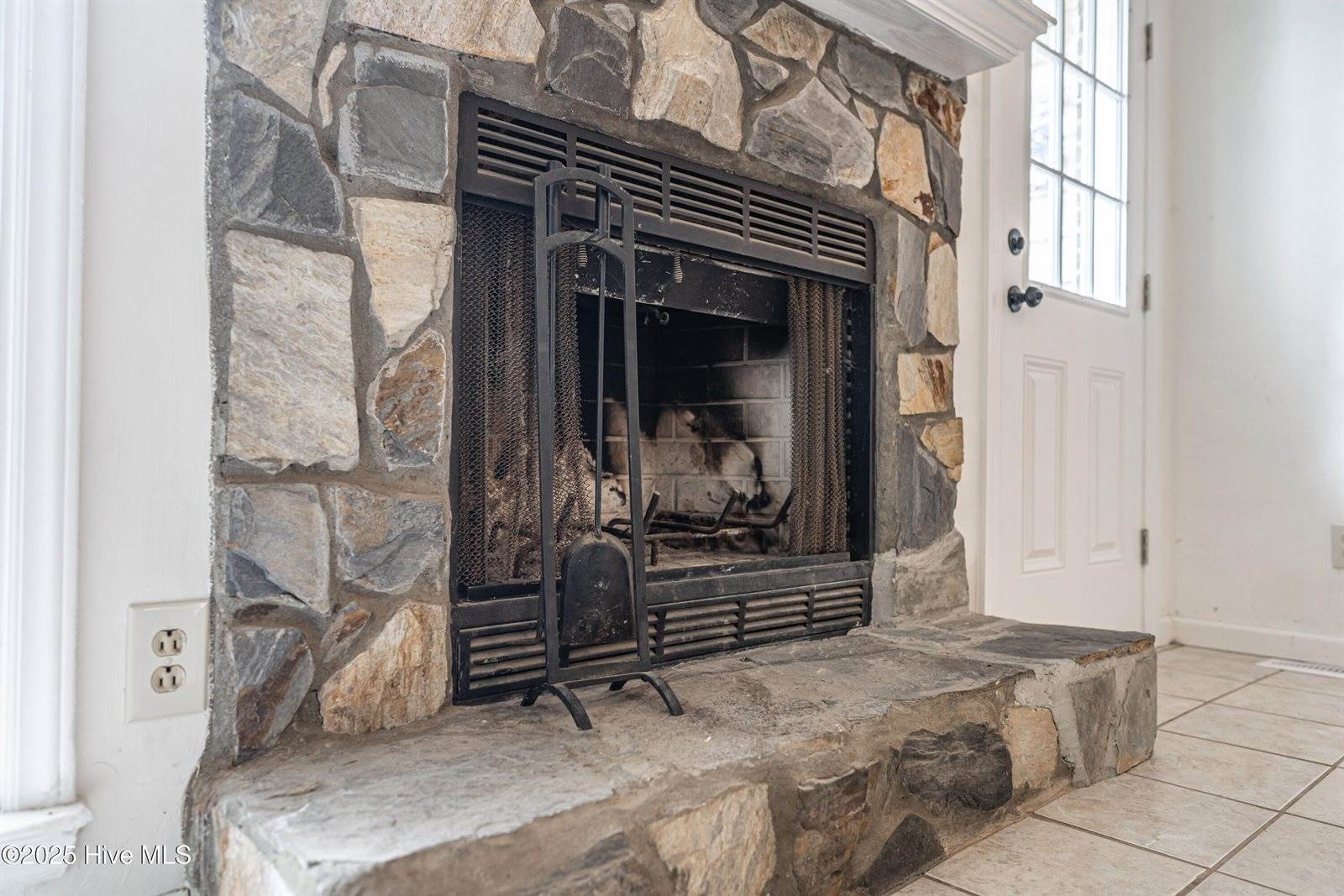 207 Whitechapel Lane, Raeford, NC 28376