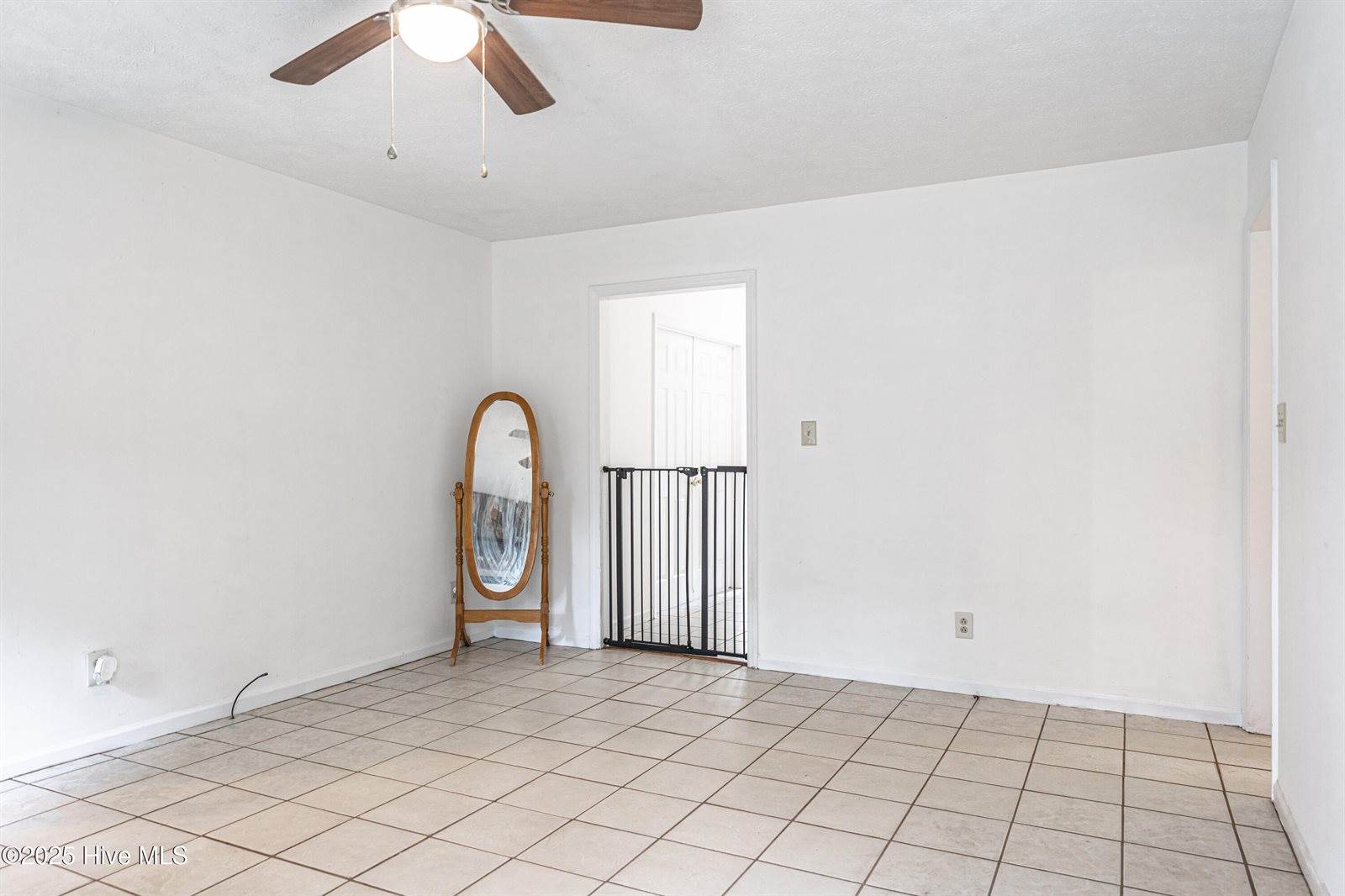 207 Whitechapel Lane, Raeford, NC 28376