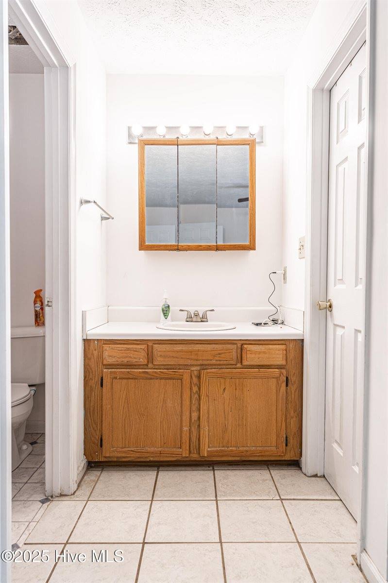 207 Whitechapel Lane, Raeford, NC 28376