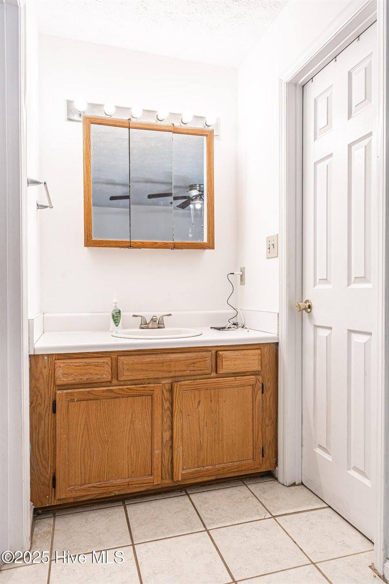 207 Whitechapel Lane, Raeford, NC 28376