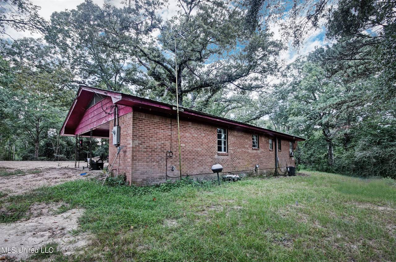 152 Dewitt Flynt Road, Mendenhall, MS 39114