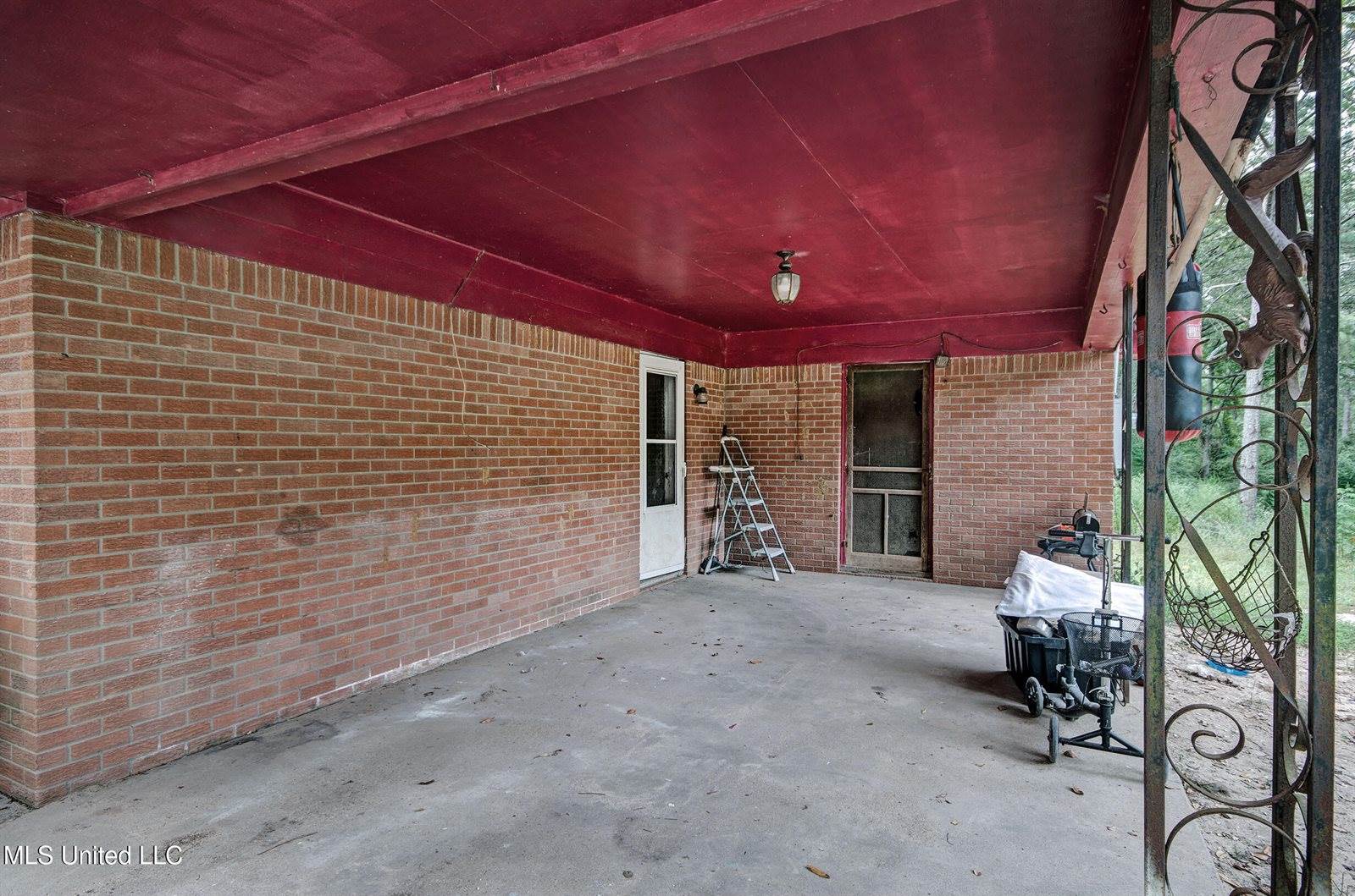 152 Dewitt Flynt Road, Mendenhall, MS 39114