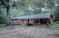 152 Dewitt Flynt Road, Mendenhall, MS 39114