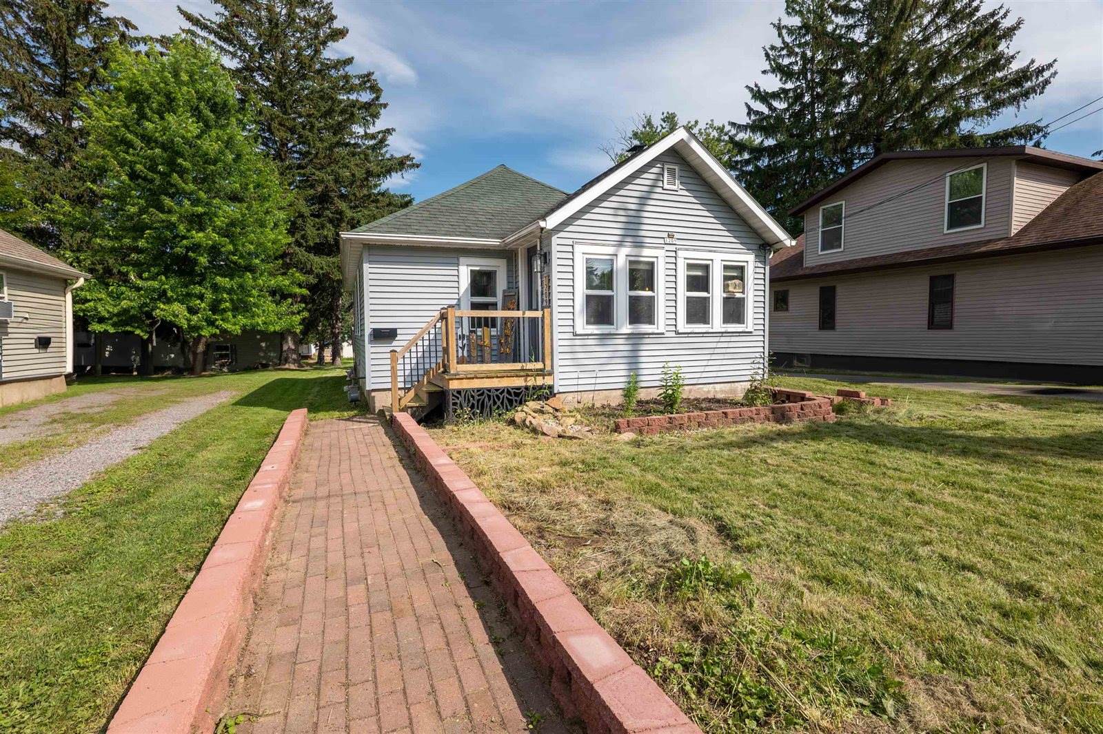 1209 S Chestnut Avenue, Marshfield, WI 54449