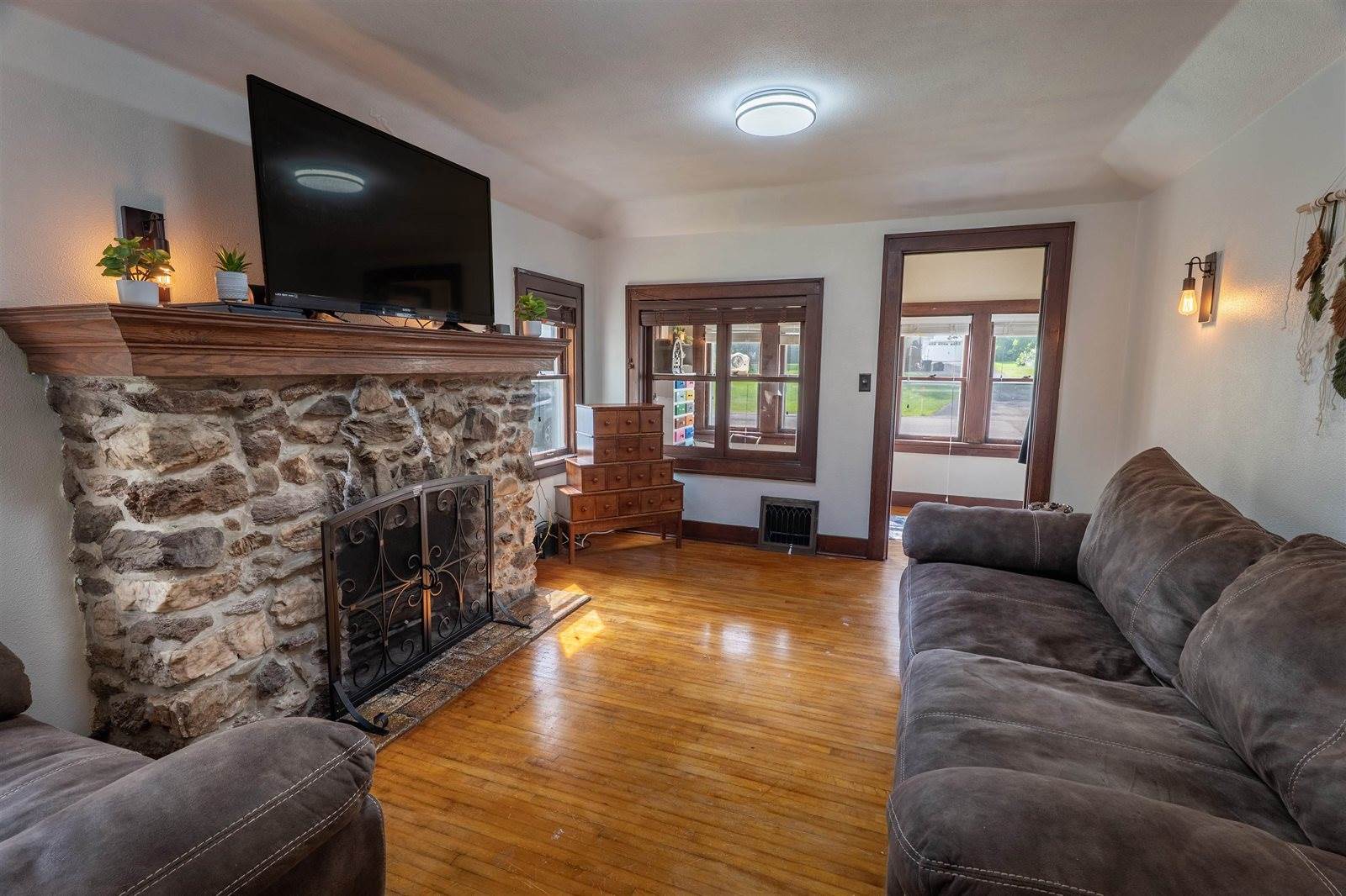 1209 S Chestnut Avenue, Marshfield, WI 54449