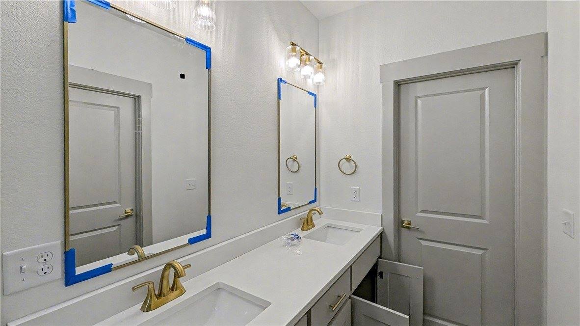 11 Staines Lane, Bella Vista, AR 72715