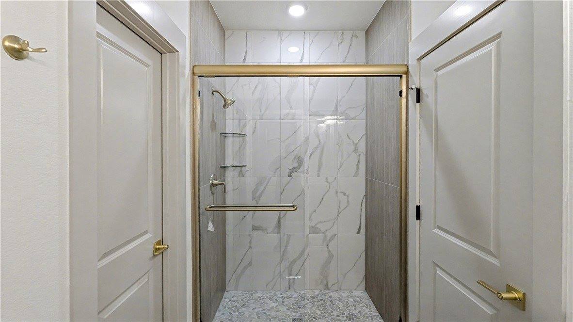 11 Staines Lane, Bella Vista, AR 72715