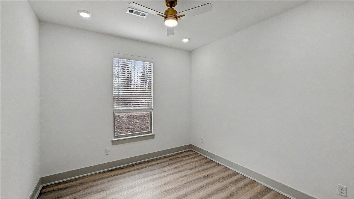 11 Staines Lane, Bella Vista, AR 72715