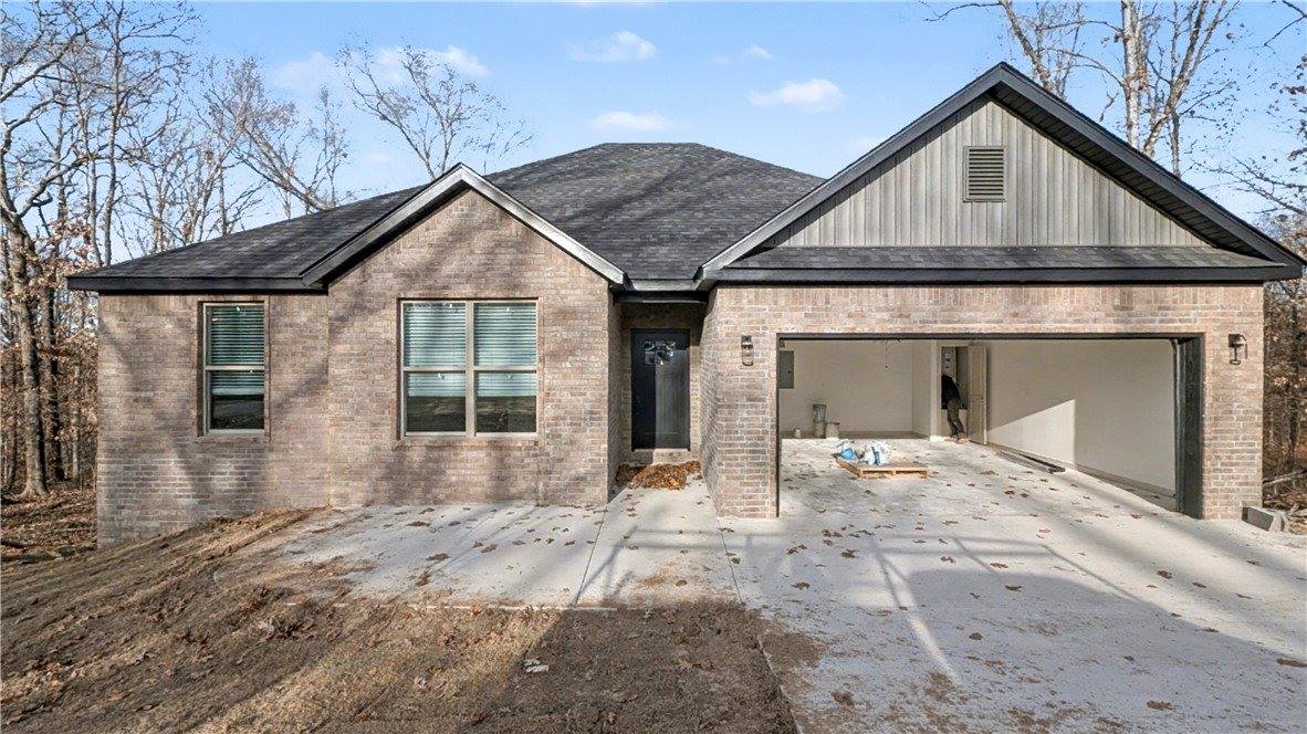 11 Staines Lane, Bella Vista, AR 72715