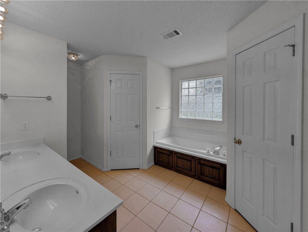 107 Birch Street, Centerton, AR 72719