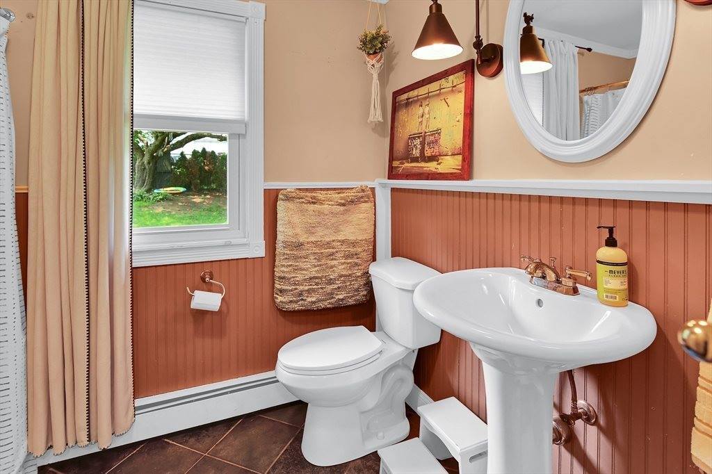 19 Locust Street, Westfield, MA 01085