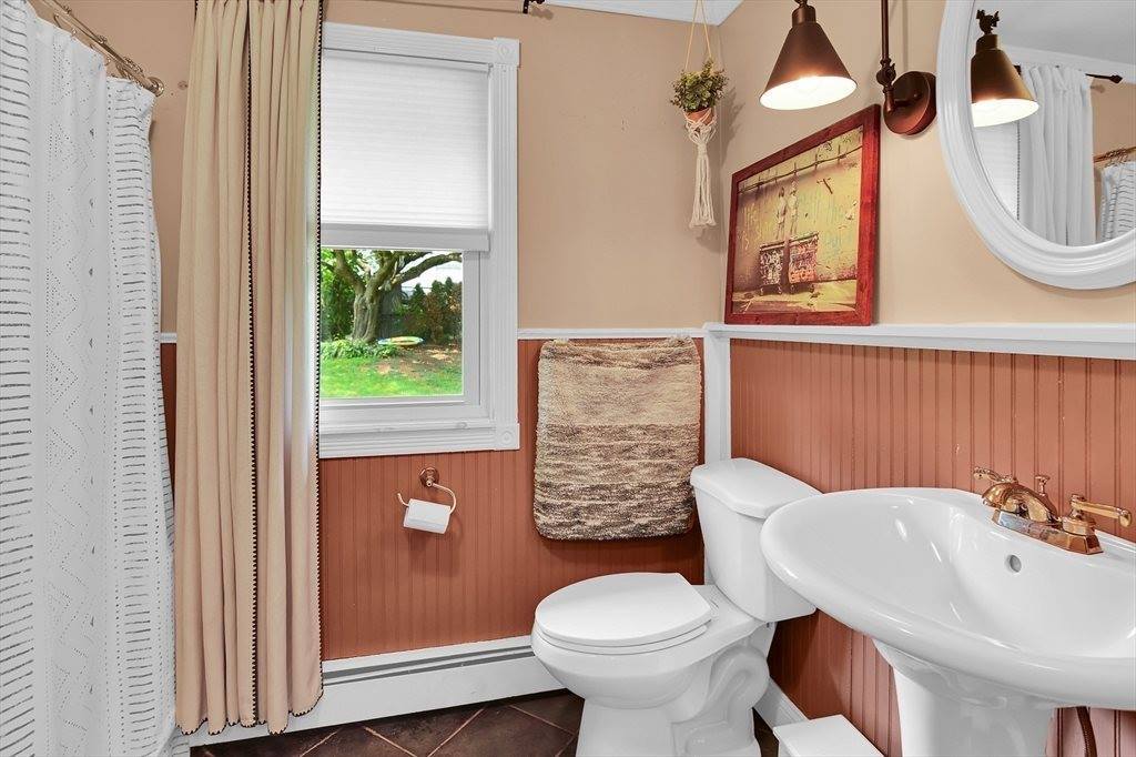 19 Locust Street, Westfield, MA 01085