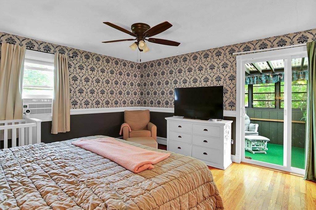 19 Locust Street, Westfield, MA 01085