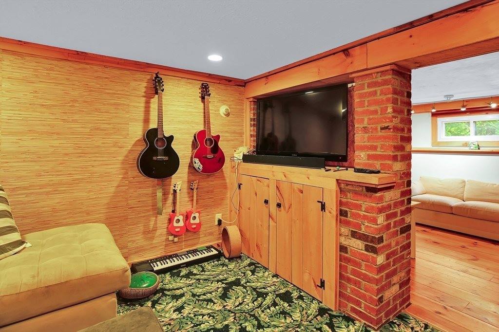 19 Locust Street, Westfield, MA 01085