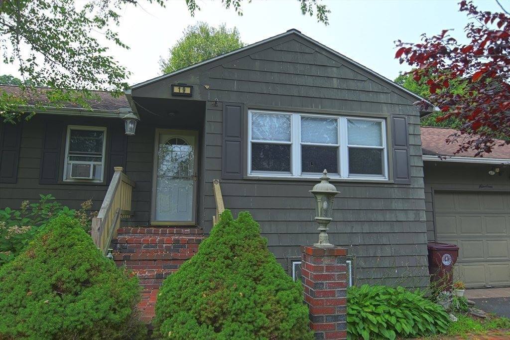 19 Locust Street, Westfield, MA 01085