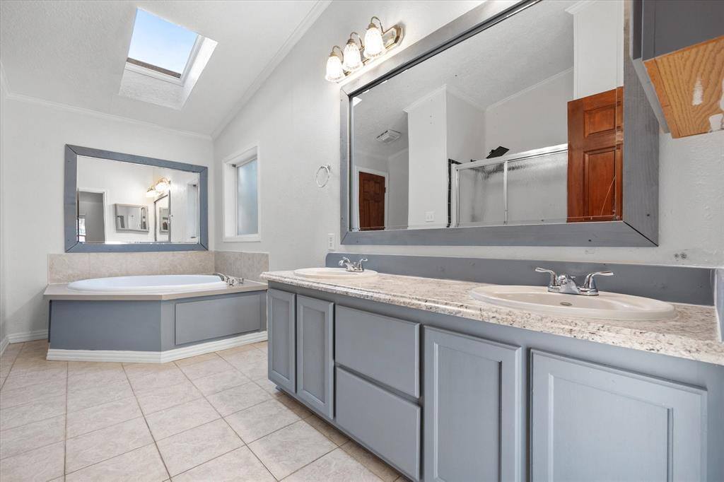 6217 Baker Lane, Alvarado, TX 76009