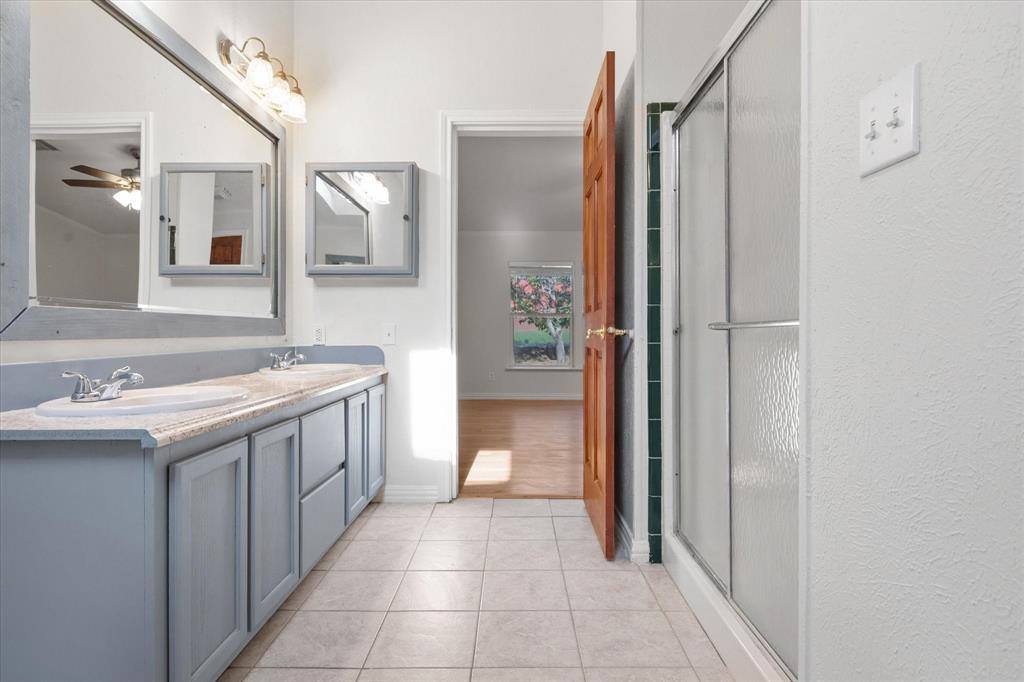 6217 Baker Lane, Alvarado, TX 76009