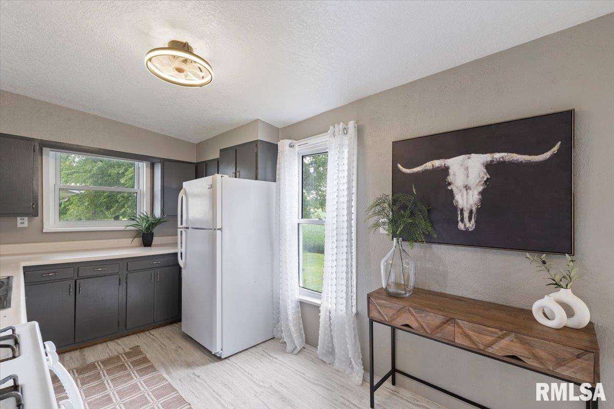 301 North 1ST Street, Long Grove, IA 52756