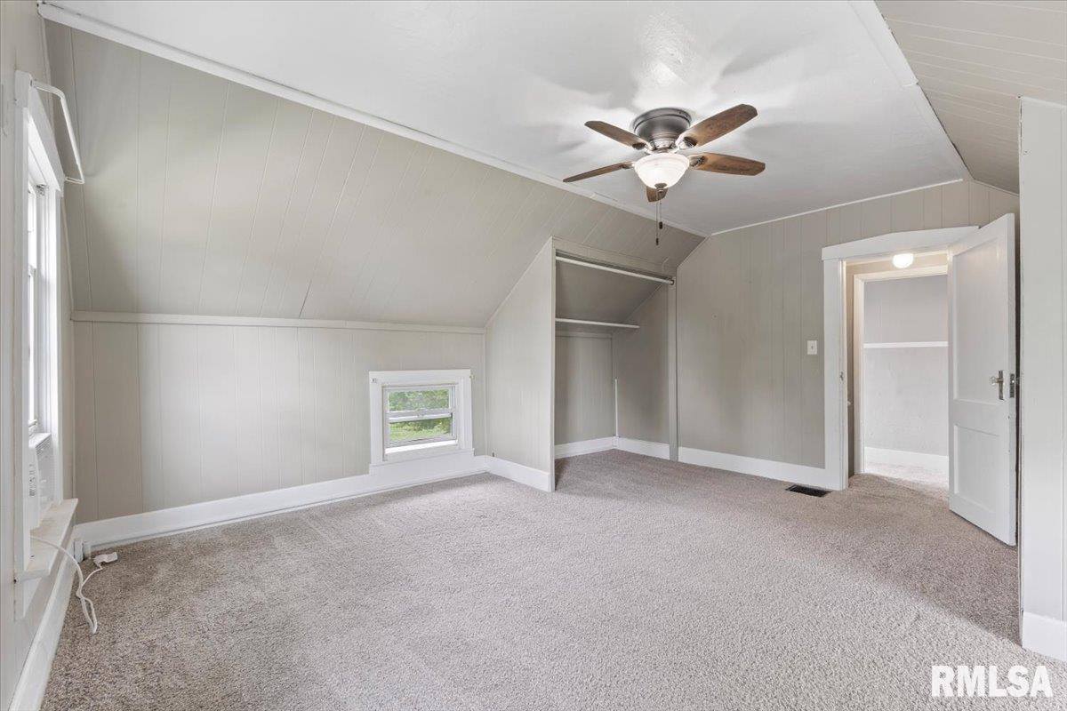 301 North 1ST Street, Long Grove, IA 52756