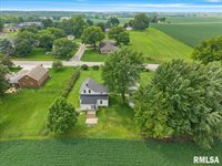 301 North 1ST Street, Long Grove, IA 52756