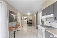 301 North 1ST Street, Long Grove, IA 52756