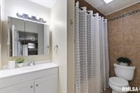 301 North 1ST Street, Long Grove, IA 52756