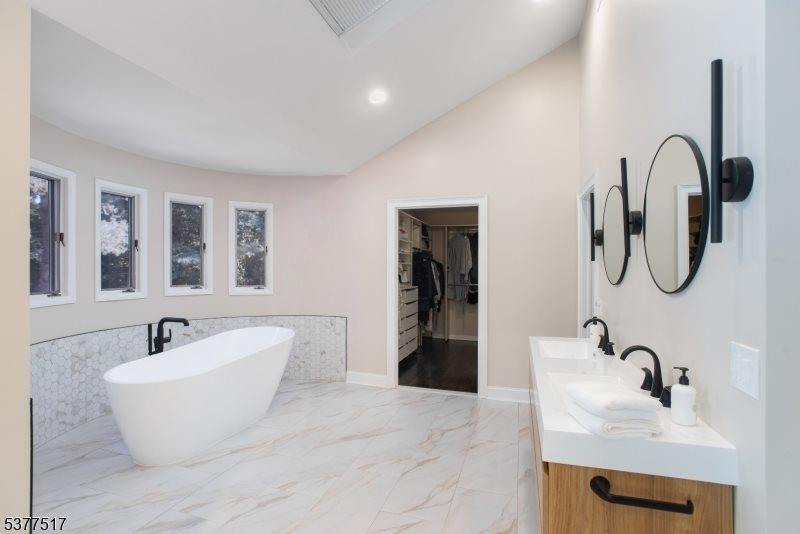 89 Rock Road West, Green Brook Township, NJ 08812