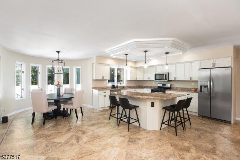 89 Rock Road West, Green Brook Township, NJ 08812