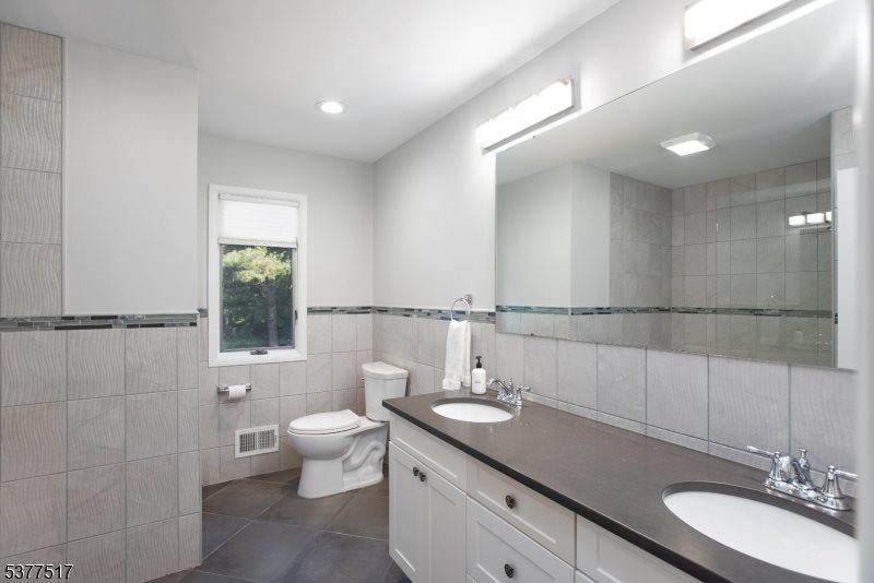 89 Rock Road West, Green Brook Township, NJ 08812