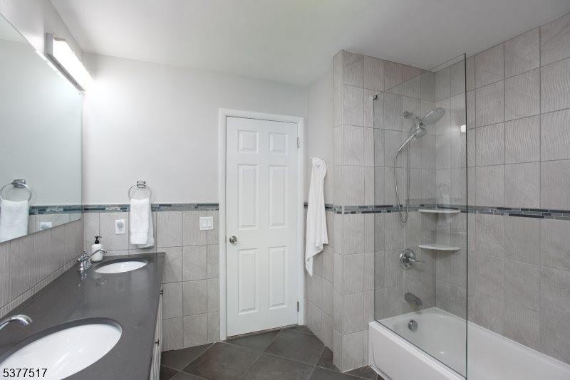 89 Rock Road West, Green Brook Township, NJ 08812