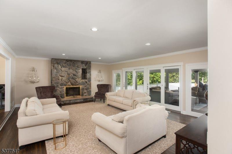 89 Rock Road West, Green Brook Township, NJ 08812