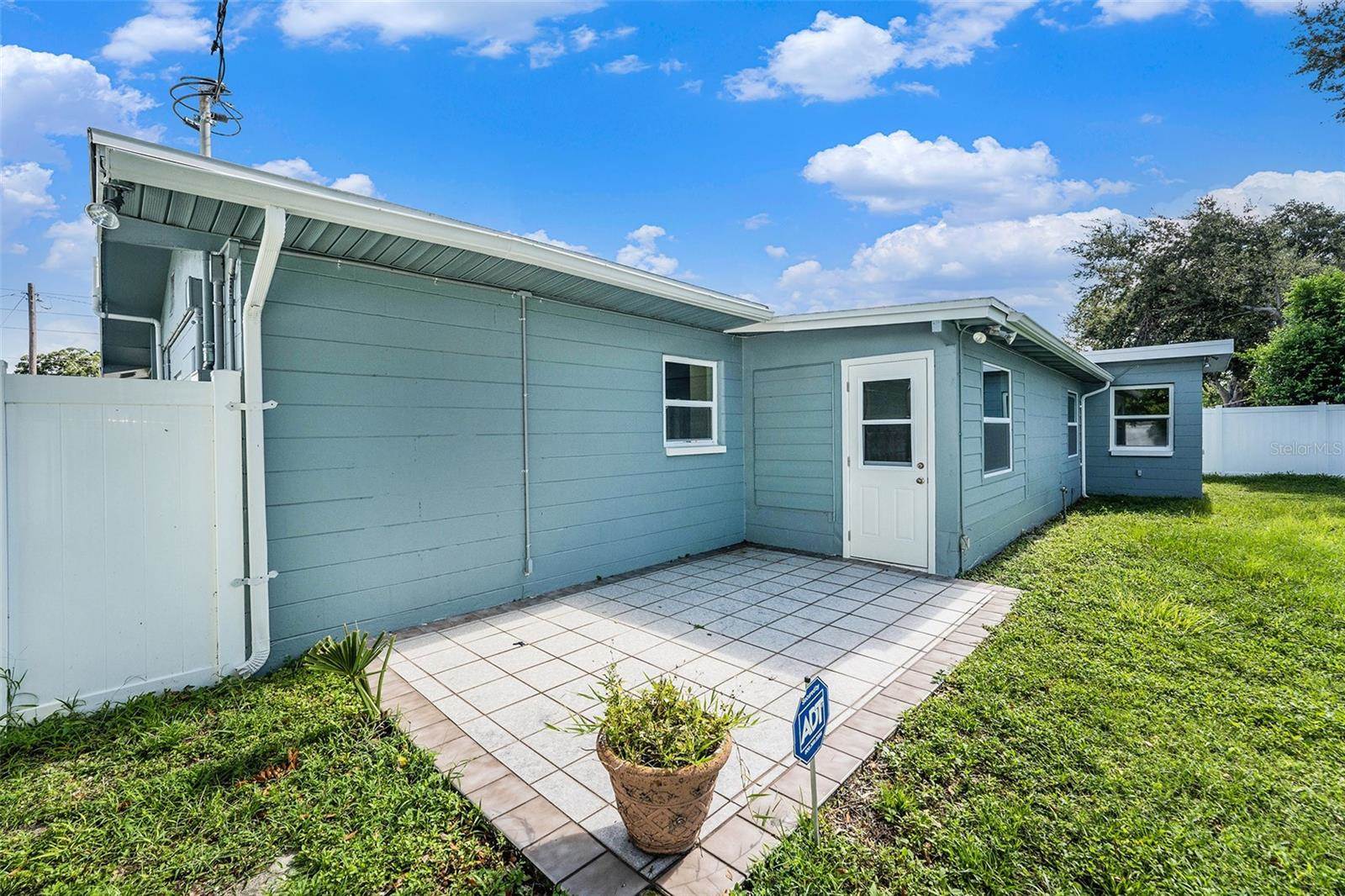 5984 30TH Avenue North, Saint Petersburg, FL 33710