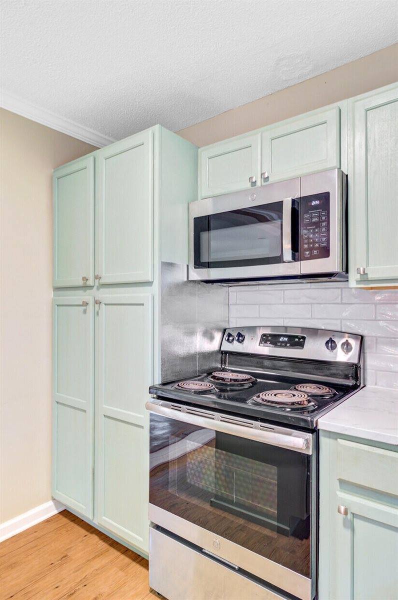 211 Owens Drive, Summerville, SC 29485