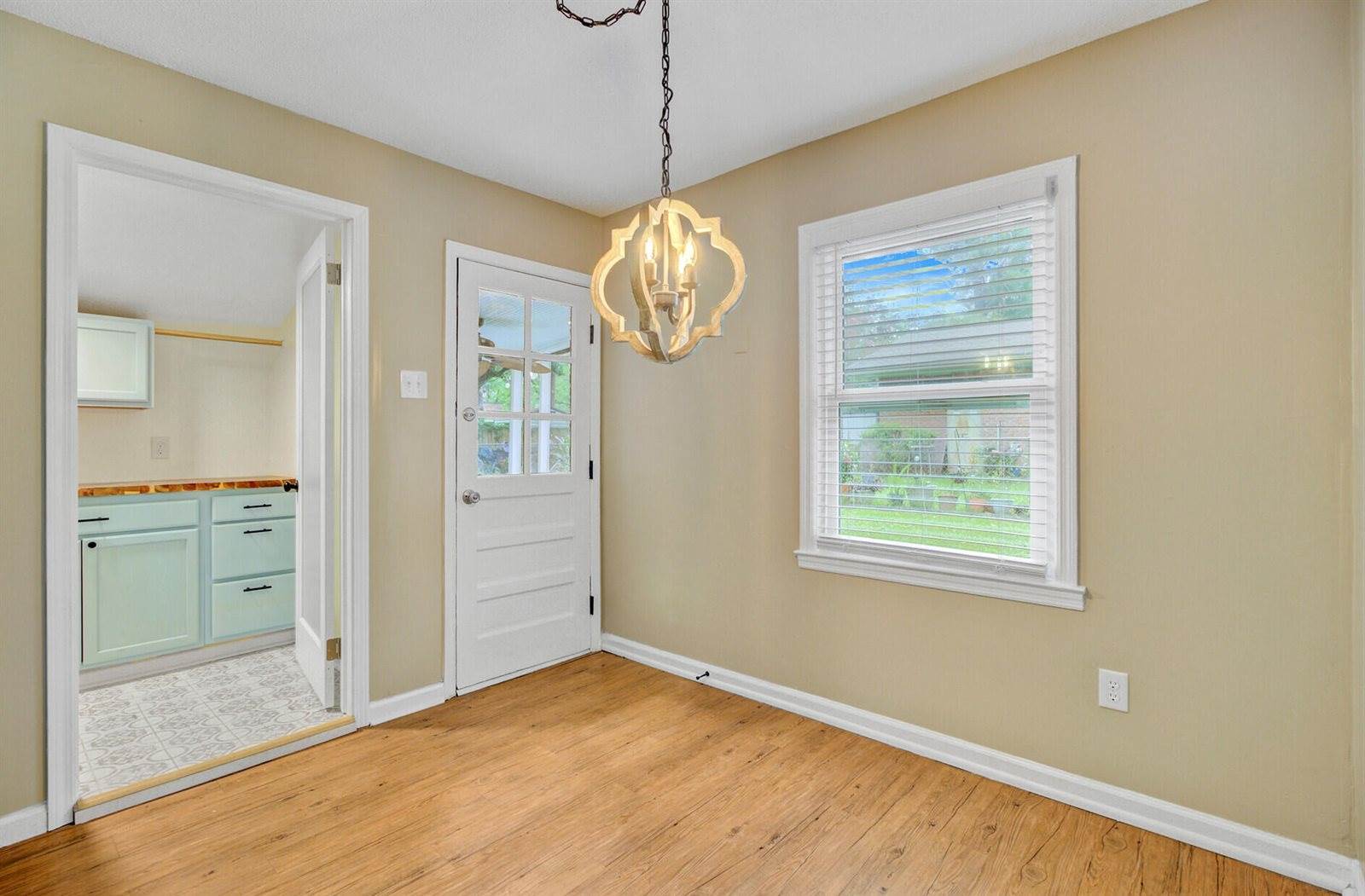 211 Owens Drive, Summerville, SC 29485