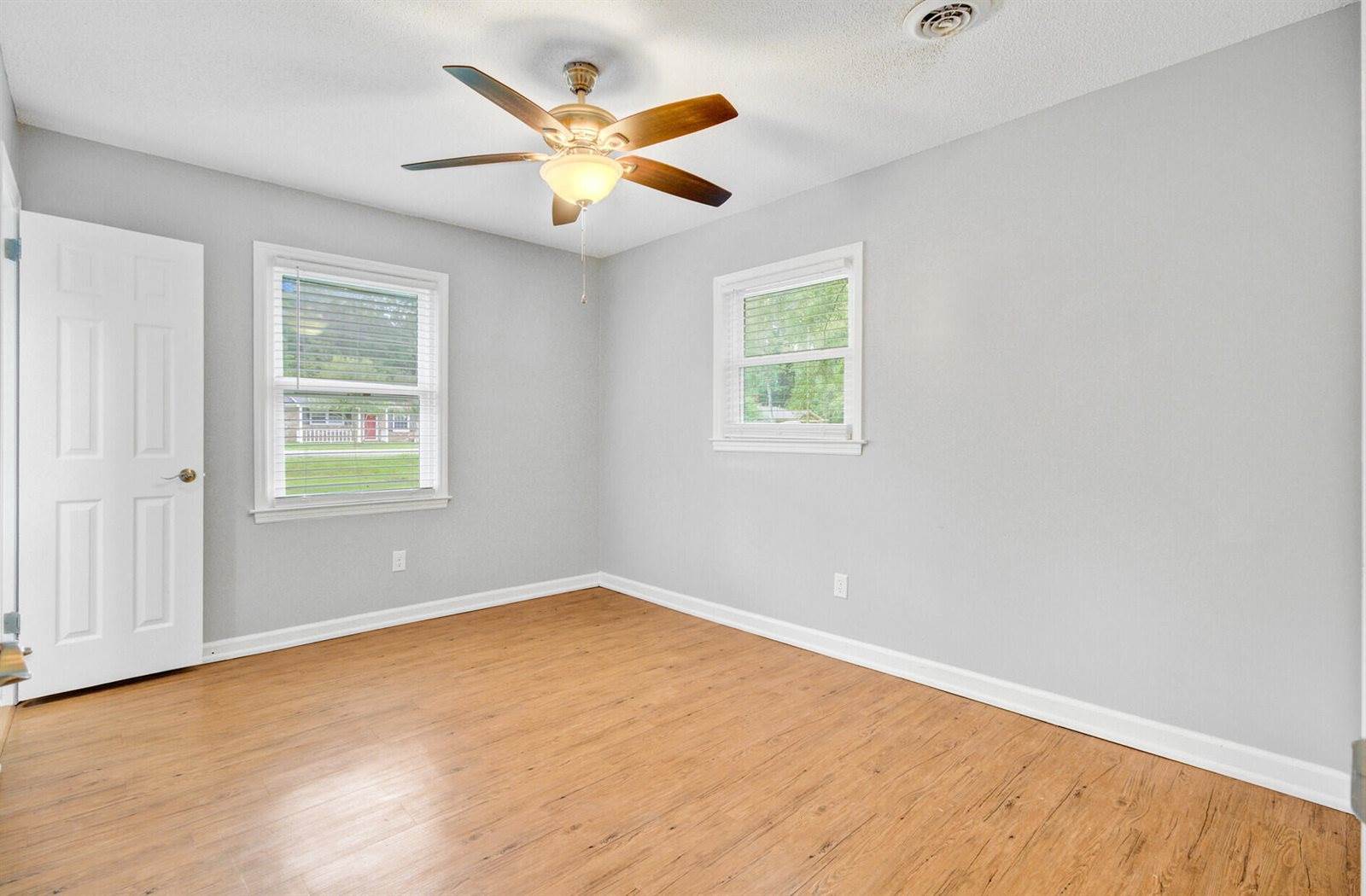 211 Owens Drive, Summerville, SC 29485