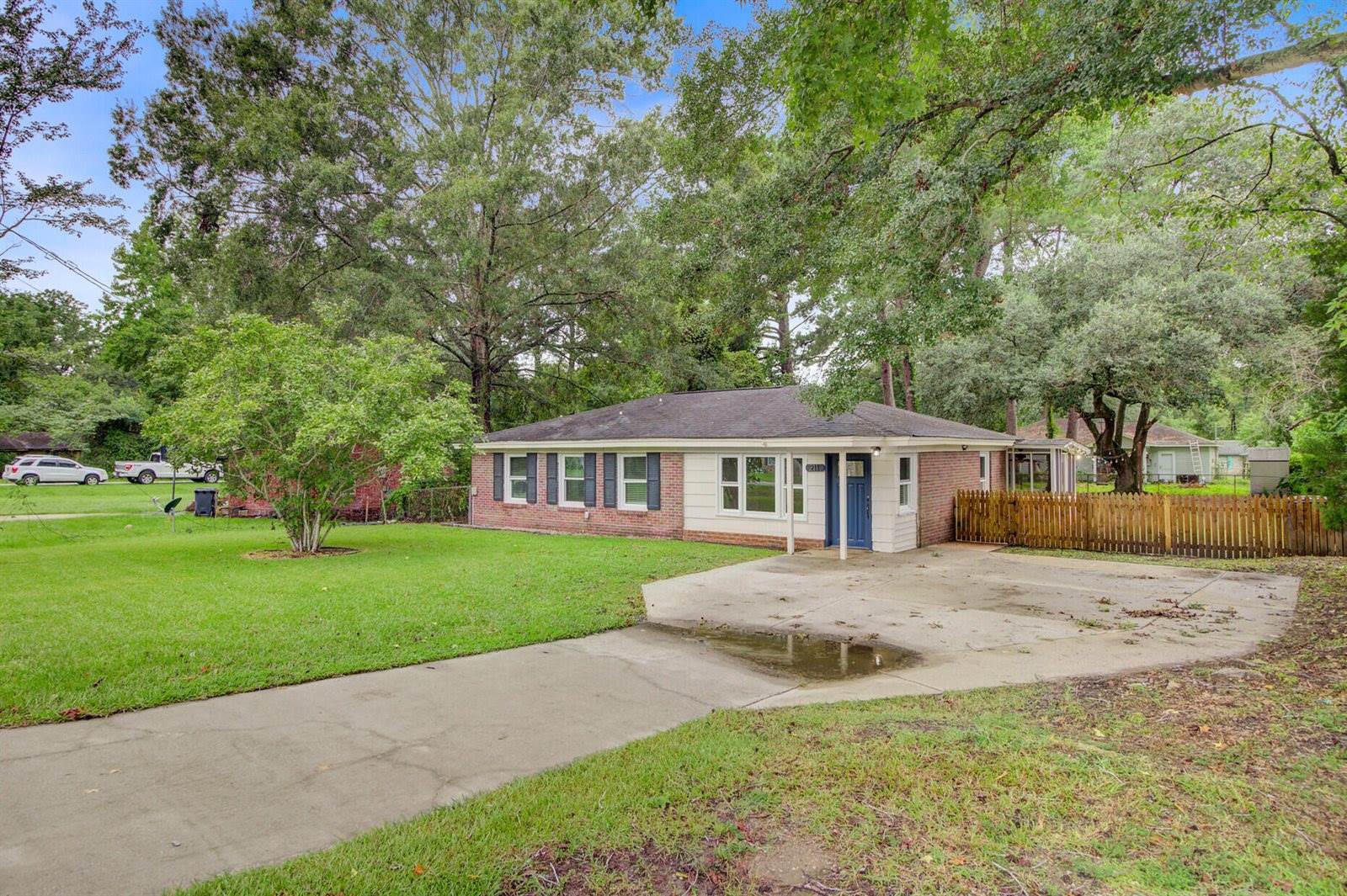 211 Owens Drive, Summerville, SC 29485
