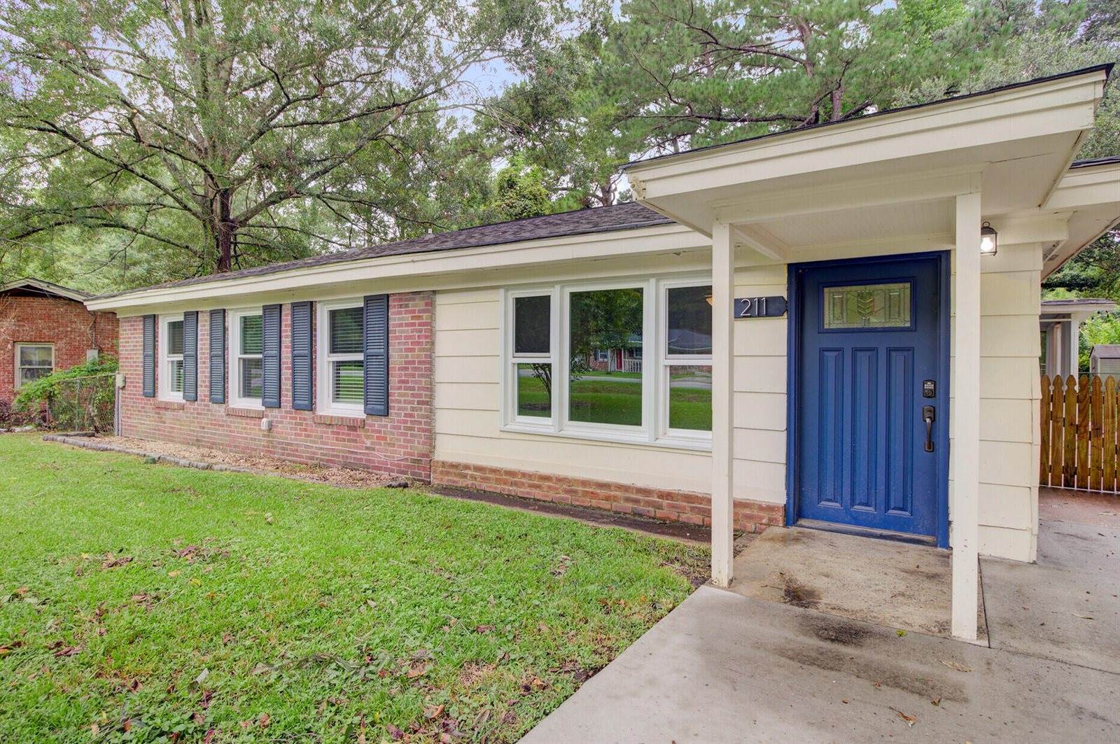 211 Owens Drive, Summerville, SC 29485