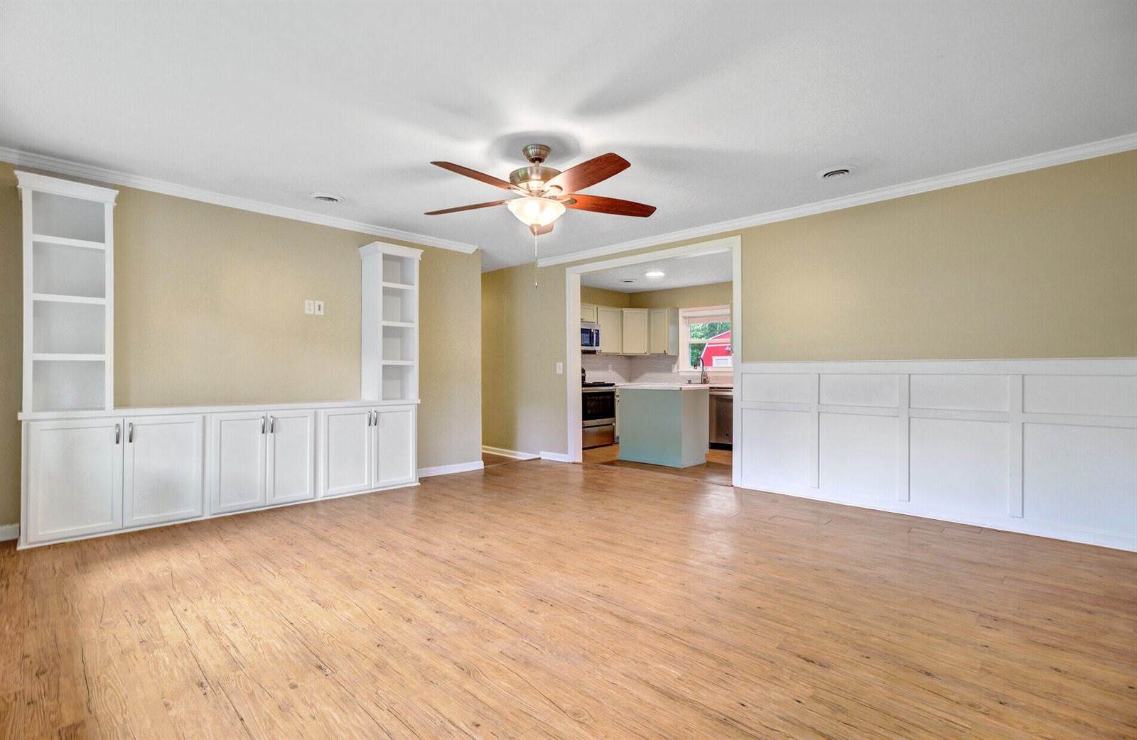 211 Owens Drive, Summerville, SC 29485