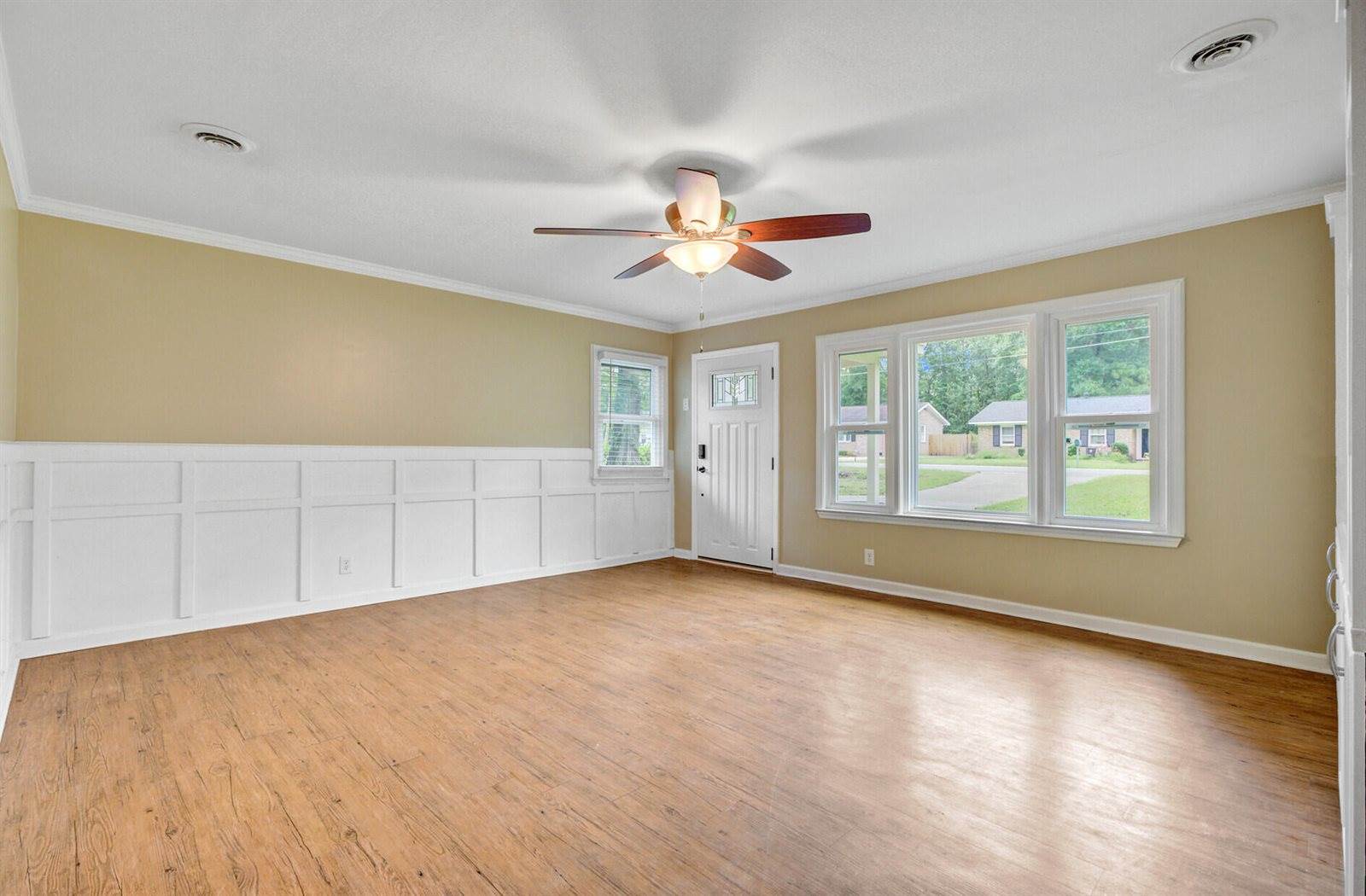 211 Owens Drive, Summerville, SC 29485